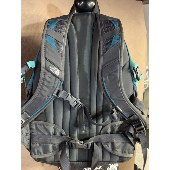 The North Face Sure Shot Backpack Daypack Padded Hiking Acqua Blue - Picture 2 of 7